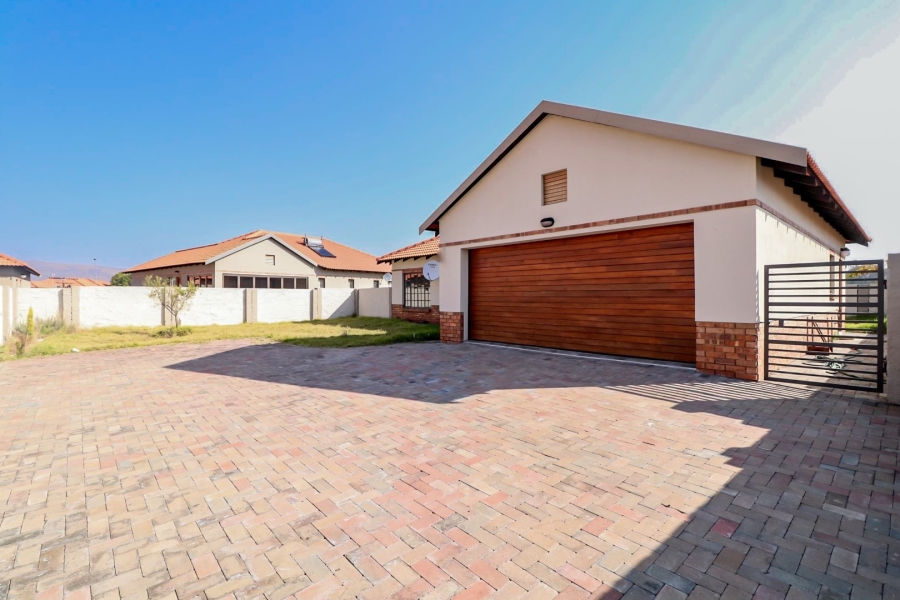 3 Bedroom Property for Sale in Waterkloof East North West